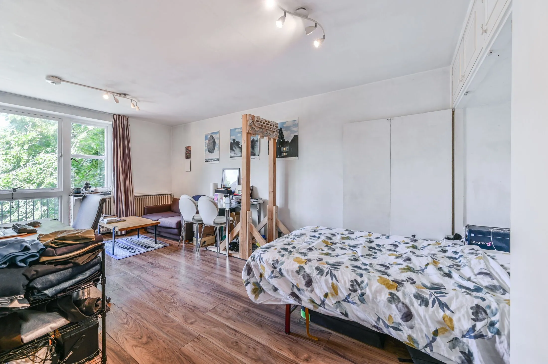 Flat Kennings Way in Greater London