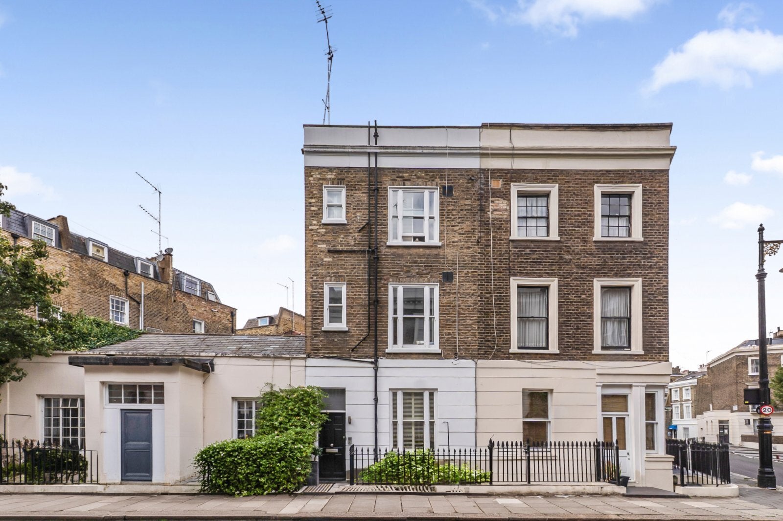 Flat Clarendon Street in City of Westminster