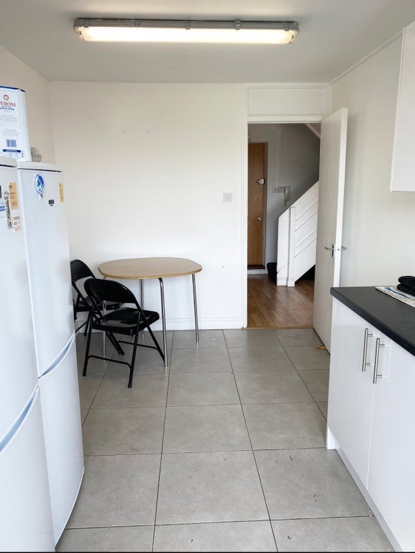 Room Treadgold Street in Greater London