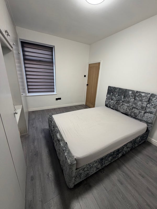 Room Cardigan Street in Salford
