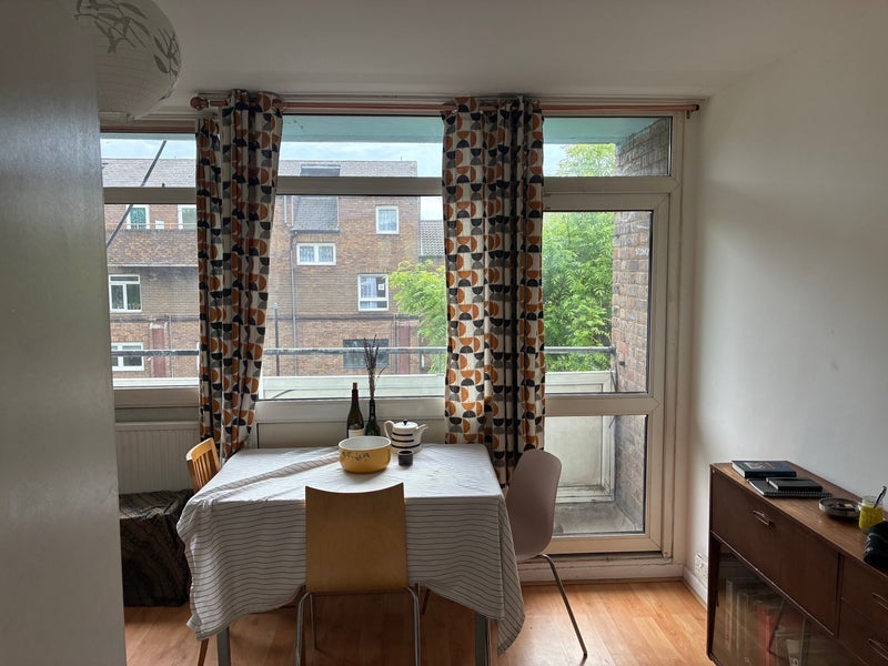 Flat Columbia Road in Greater London