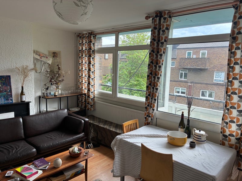 Room Columbia Road in Greater London