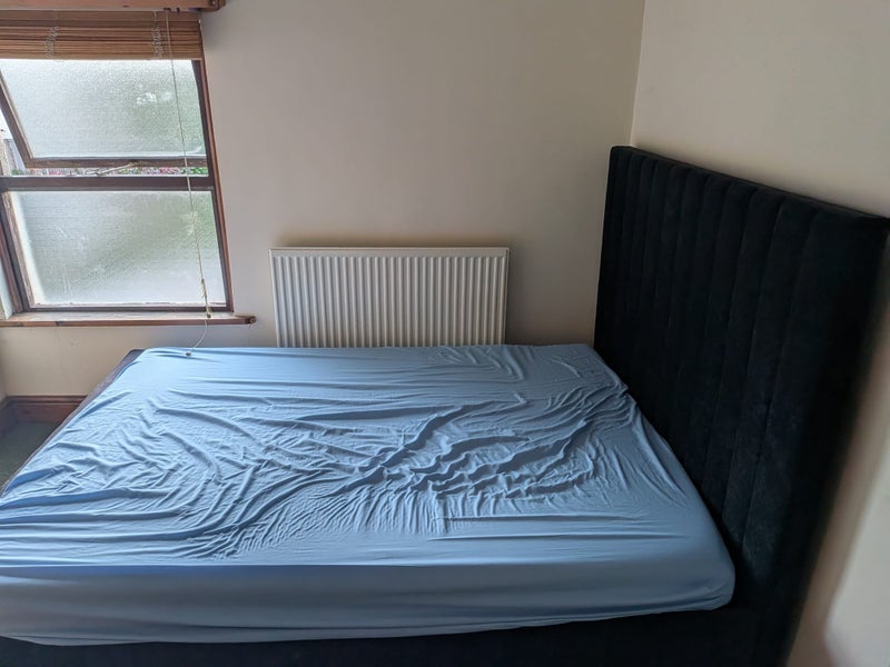 Room Bertram Street in Cardiff