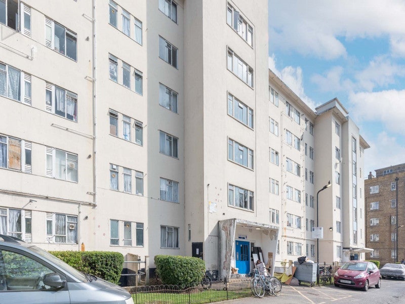 Room Headlam Road in Greater London