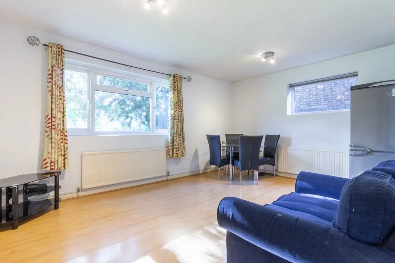 Flat Mulgrave Road in Greater London