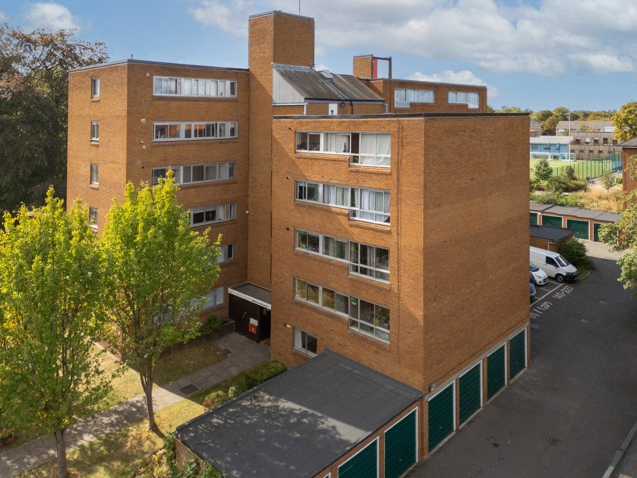 Flat Homefield Park in Greater London