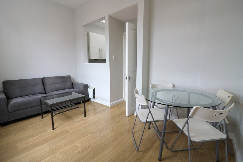 Flat Studland Street in Greater London
