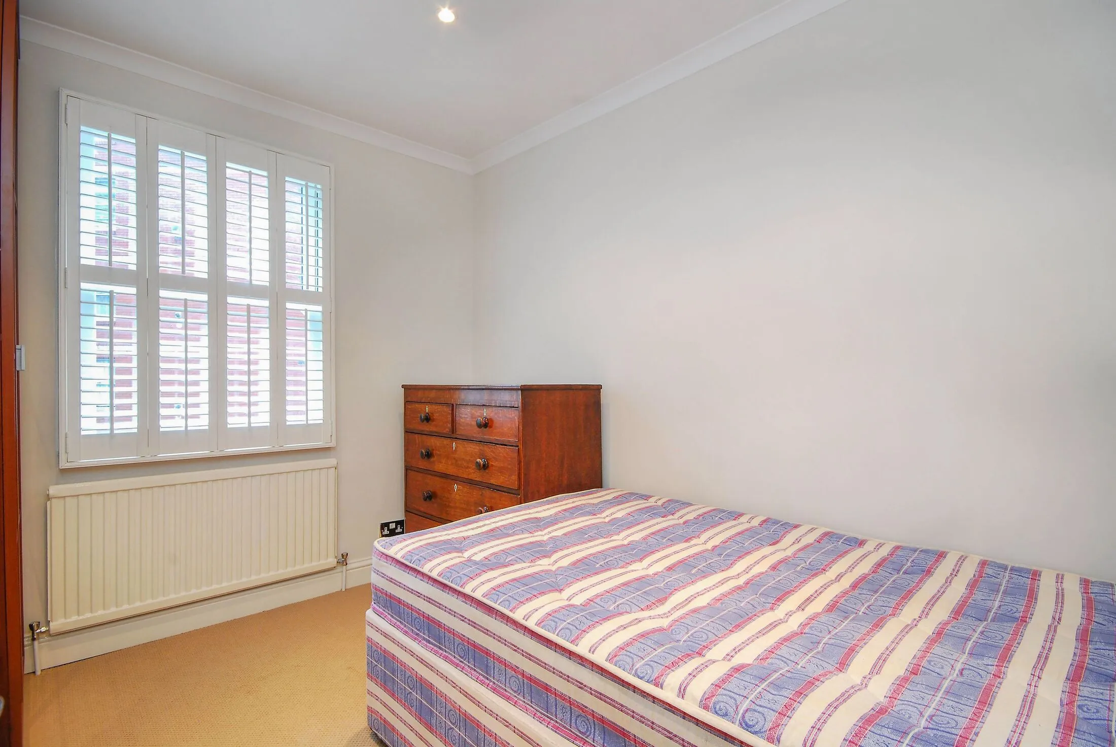 Flat Ashburnham Road in Greater London