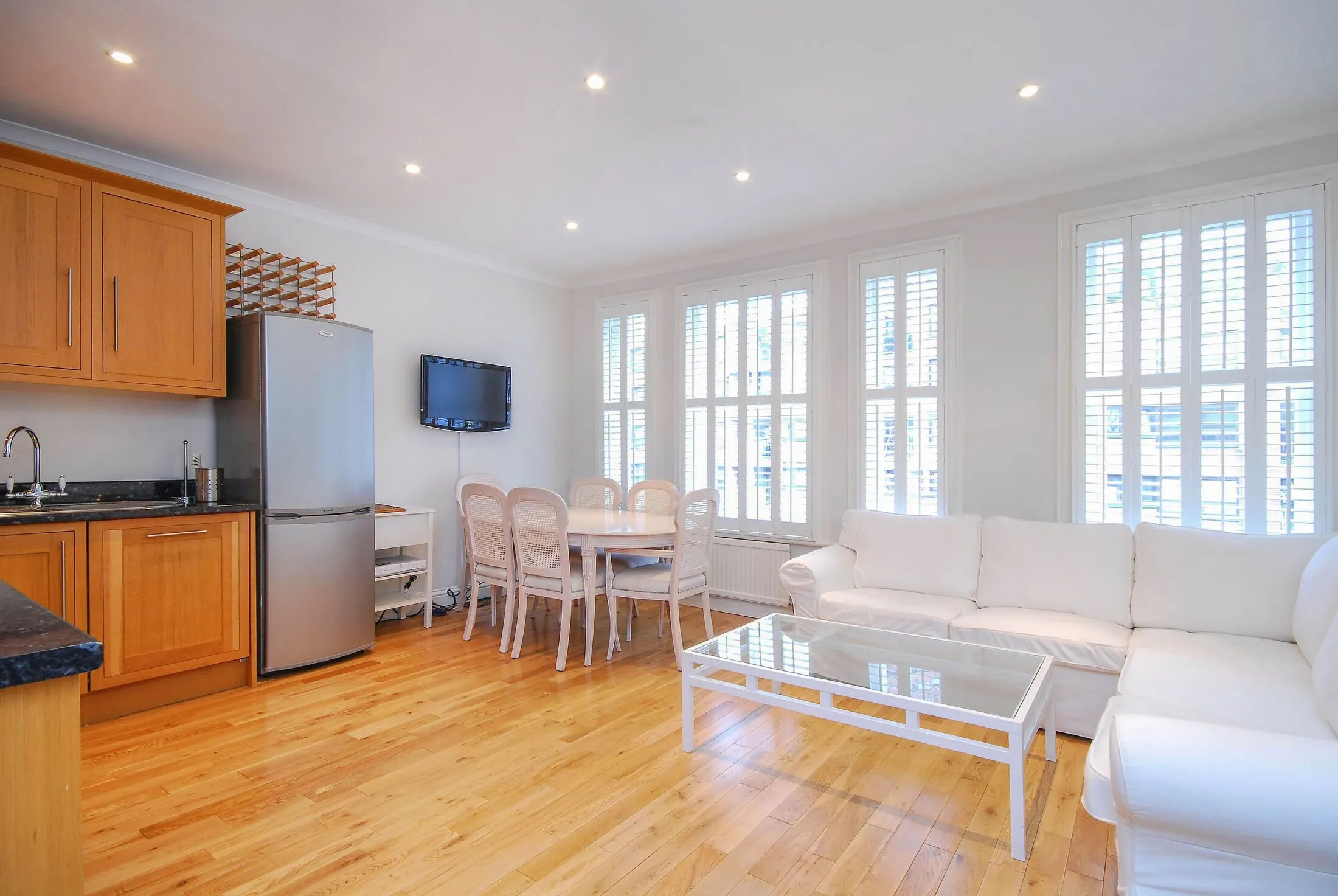 Flat Ashburnham Road in Greater London