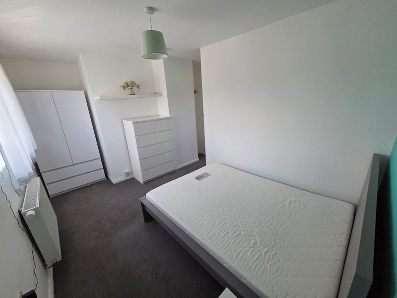 Room Vale View in Nuneaton and Bedworth