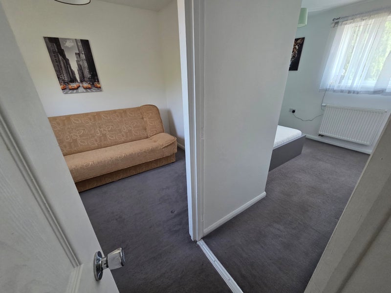 Room Vale View in Nuneaton and Bedworth