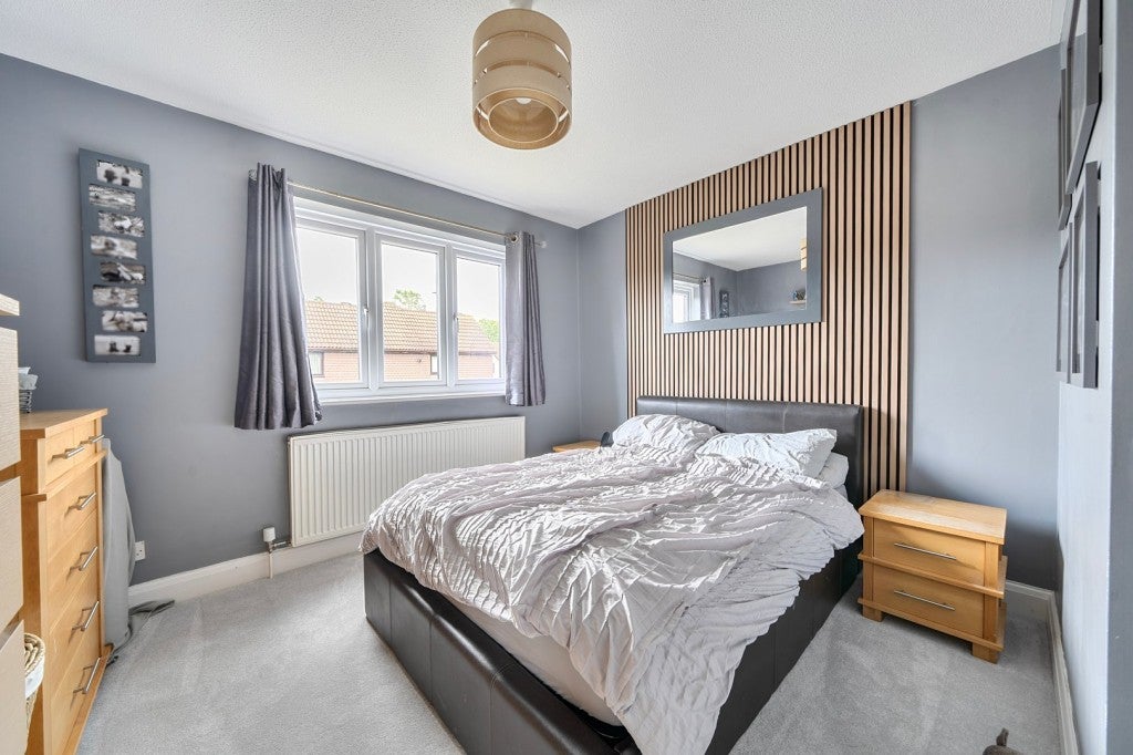 House Turners Meadow Way in Greater London