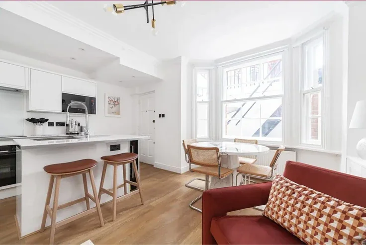 Flat Oakley Street in Greater London