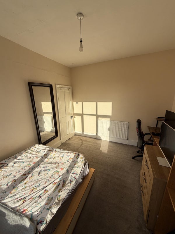 Room Morden Road in Greater London