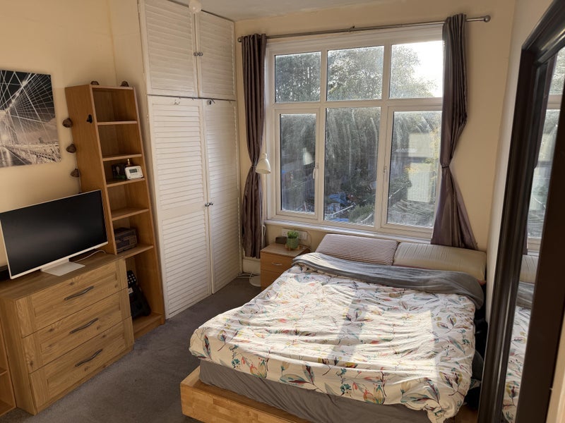 Room Morden Road in Greater London