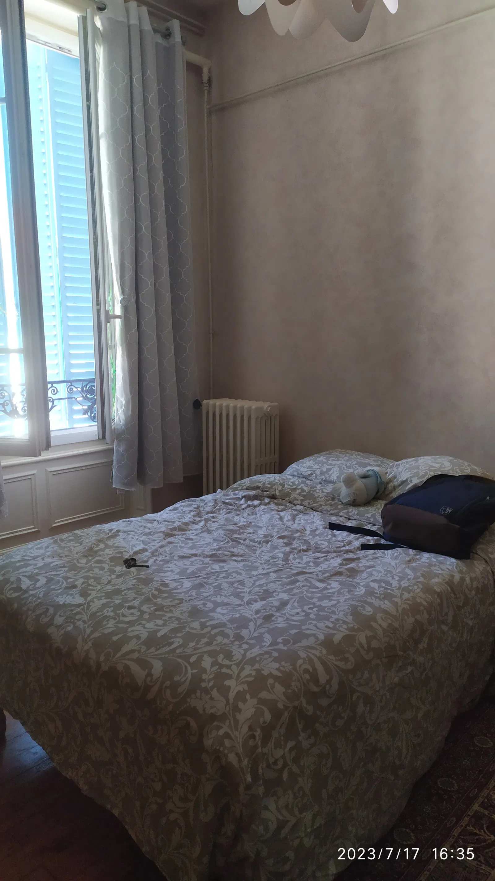 Chambre Avenue des Célestins à Vichy