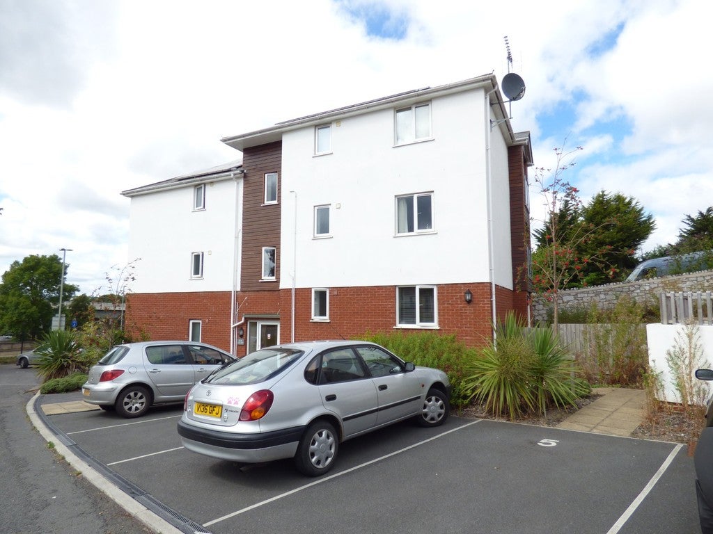 Flat St Marychurch Road in Teignbridge