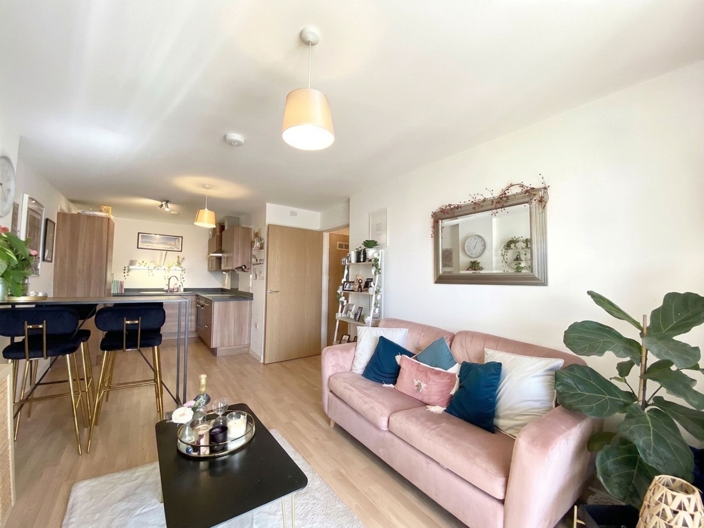Flat The Crescent in Bristol