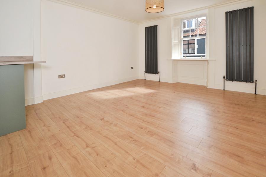 Flat Innes Close in Dunbar