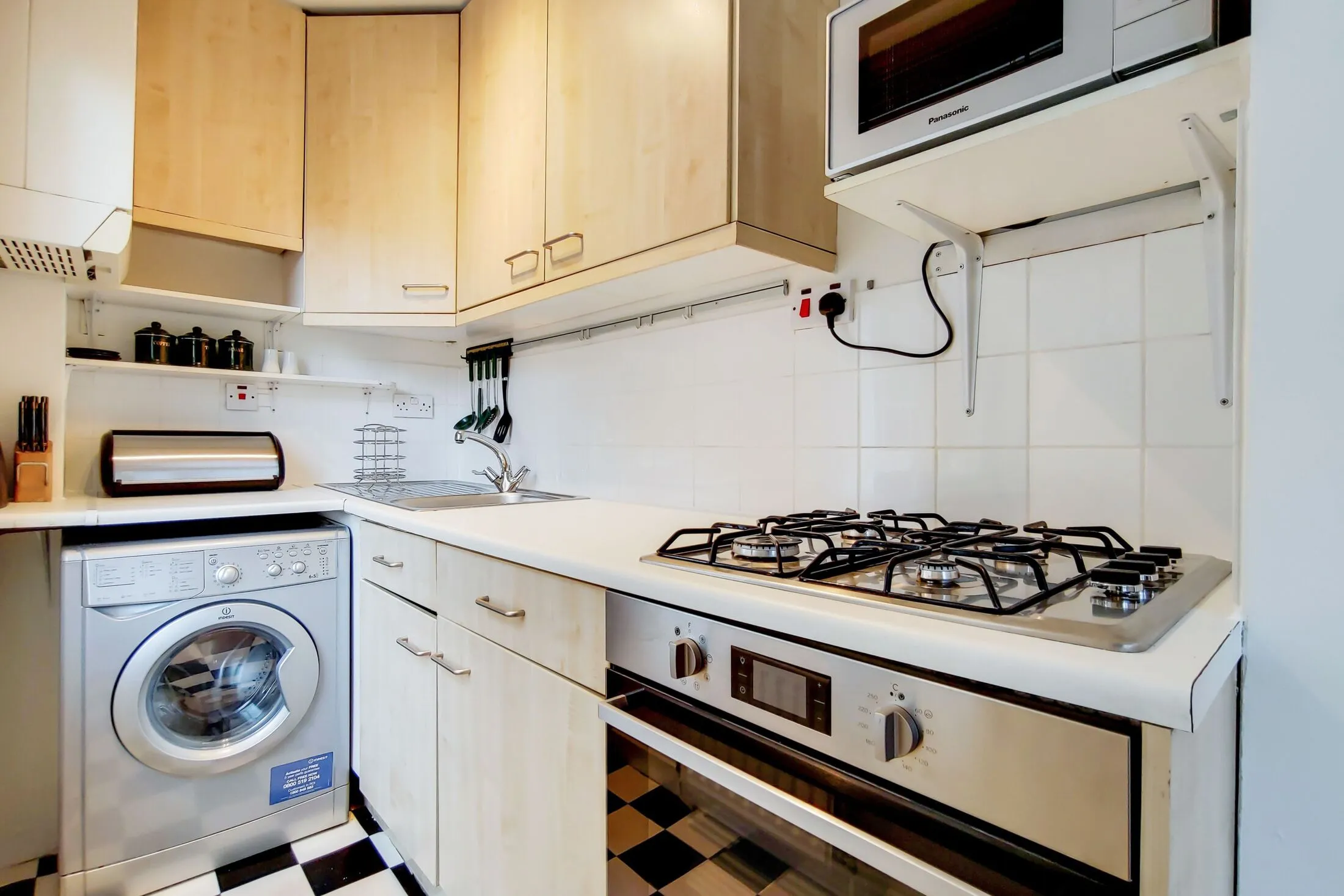 Flat Folgate Street in Greater London