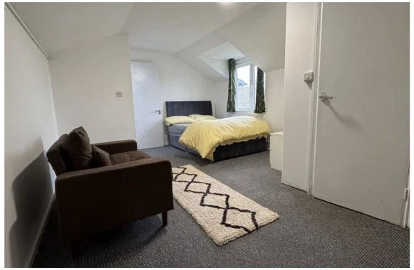 Room Starling Walk in Greater London