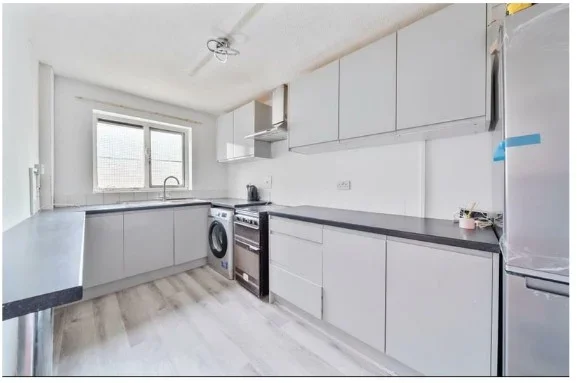 Room Starling Walk in Greater London