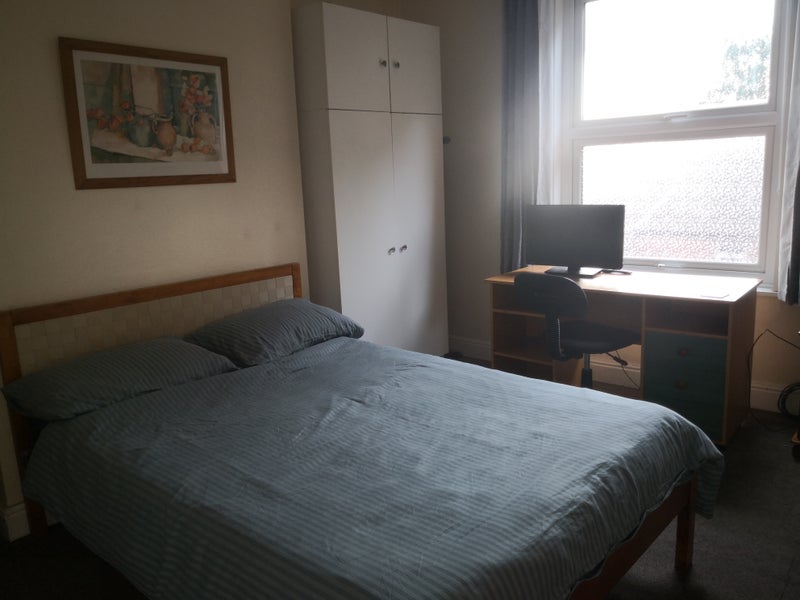 Room Wilford Grove in Nottingham
