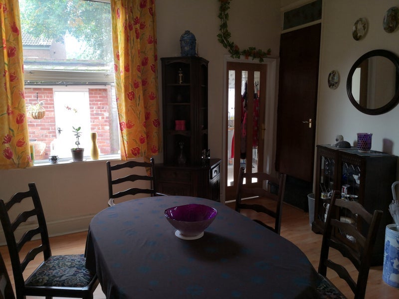 Room Wilford Grove in Nottingham