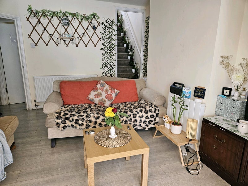Room Chapman Road in Greater London