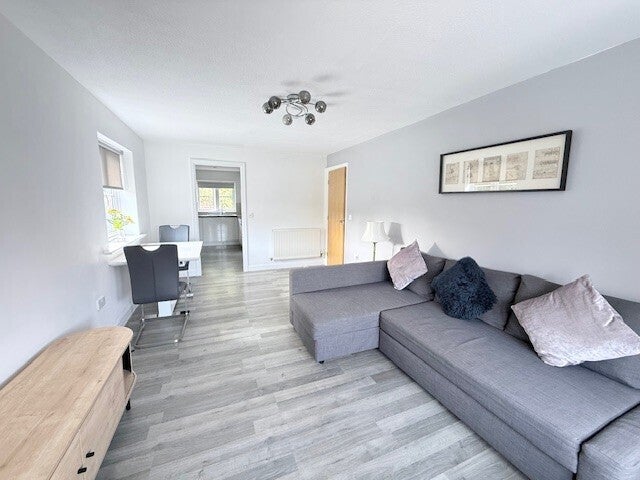 Flat Bloomfield Close in Cheadle Hulme