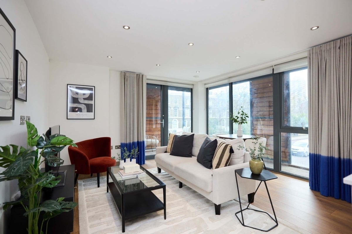 Flat Carlton Grove in Greater London