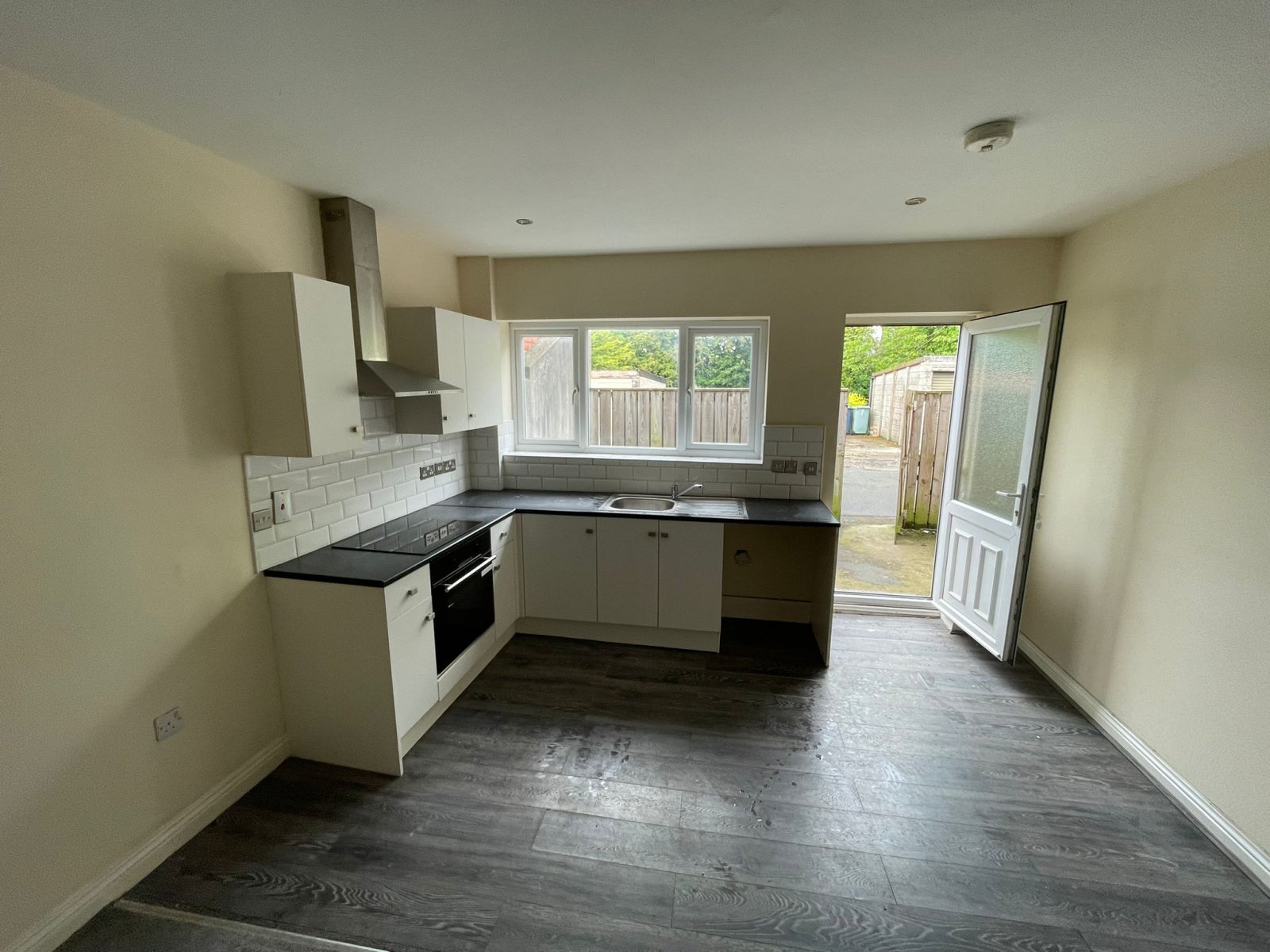 Flat Houghton Road in Hetton