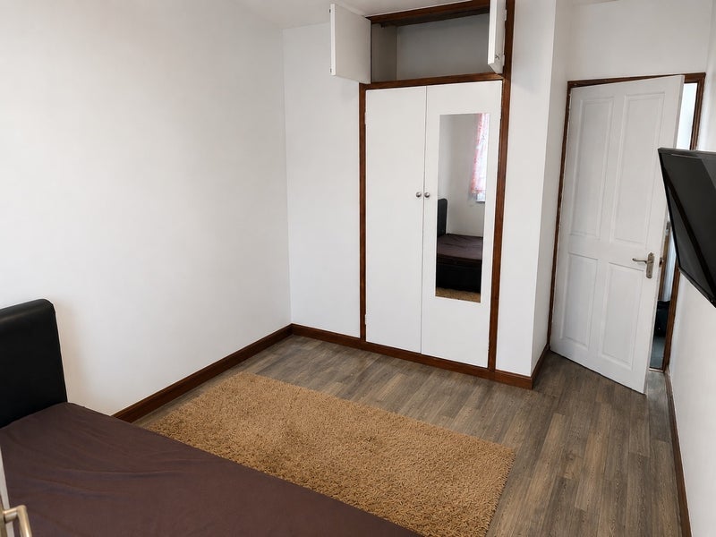 Room Heather Close in Greater London