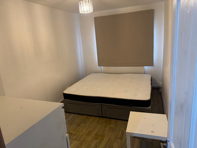 Room Heather Close in Greater London