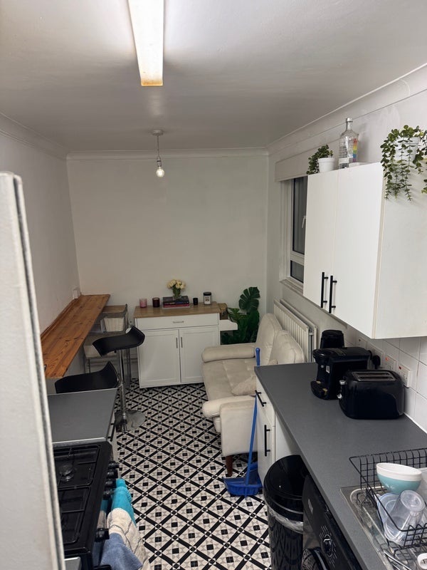 Room Heather Close in Greater London