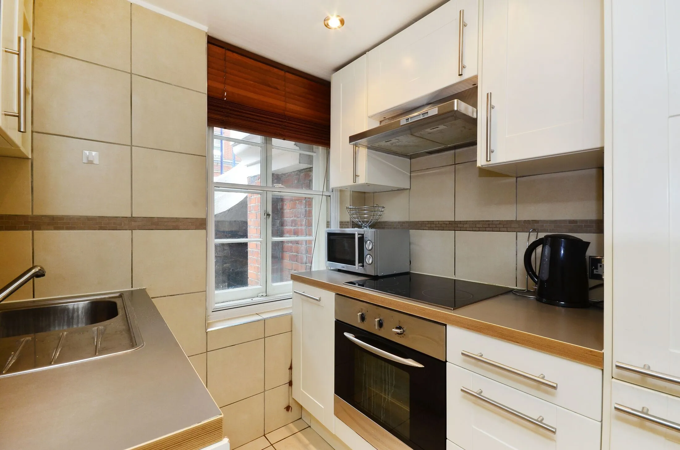Flat Hunter Street in Greater London