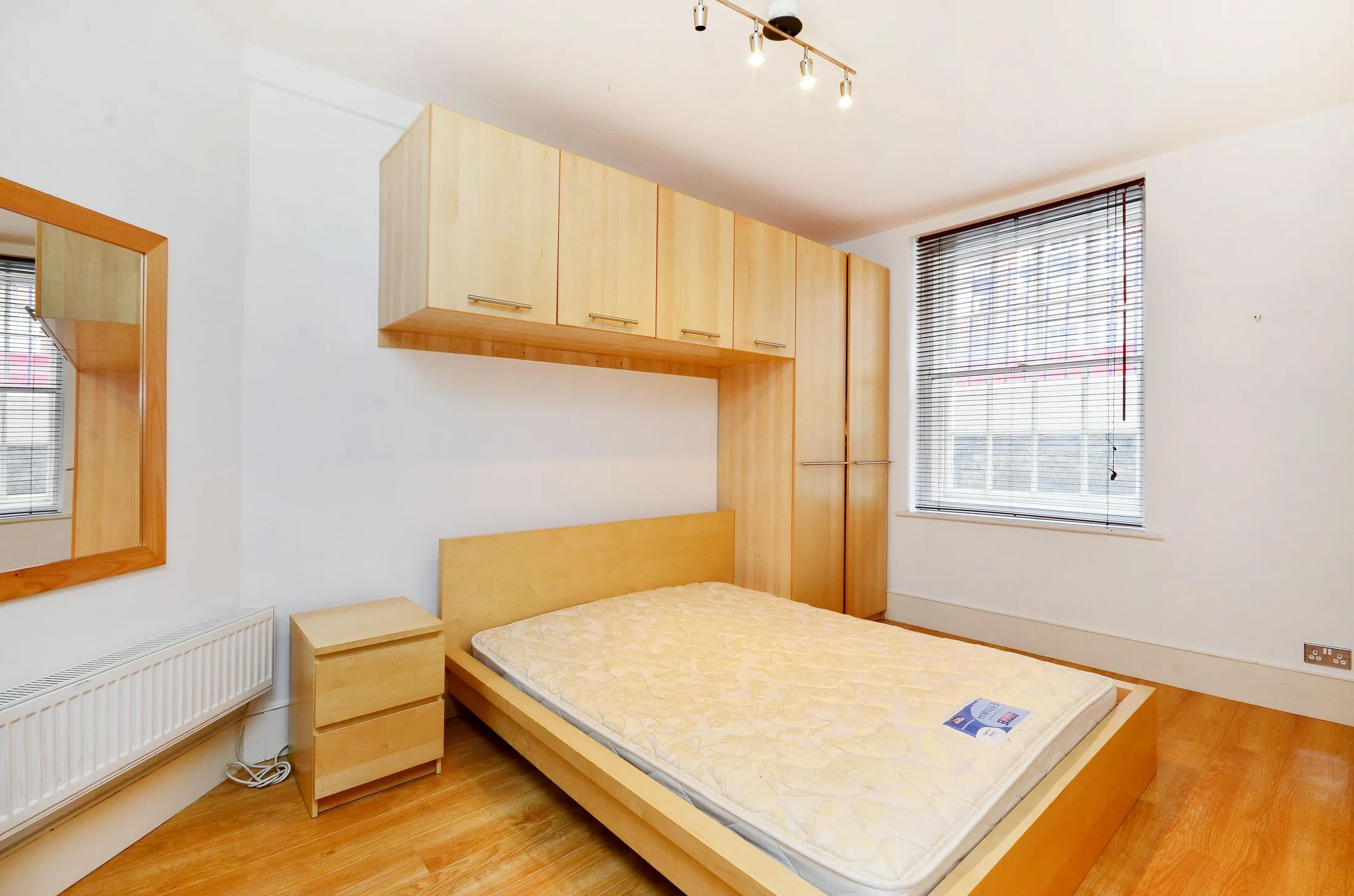 Flat Hunter Street in Greater London