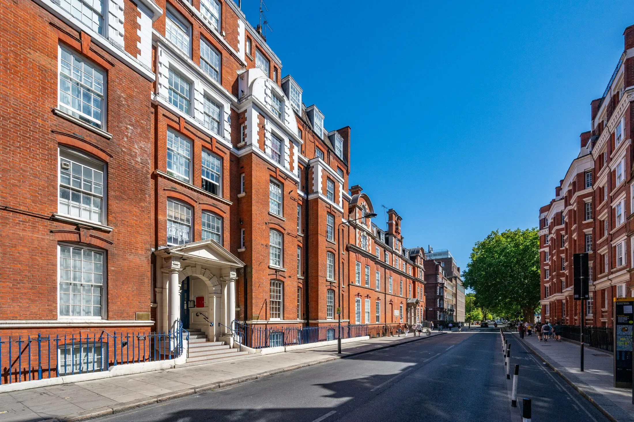 Flat Hunter Street in Greater London