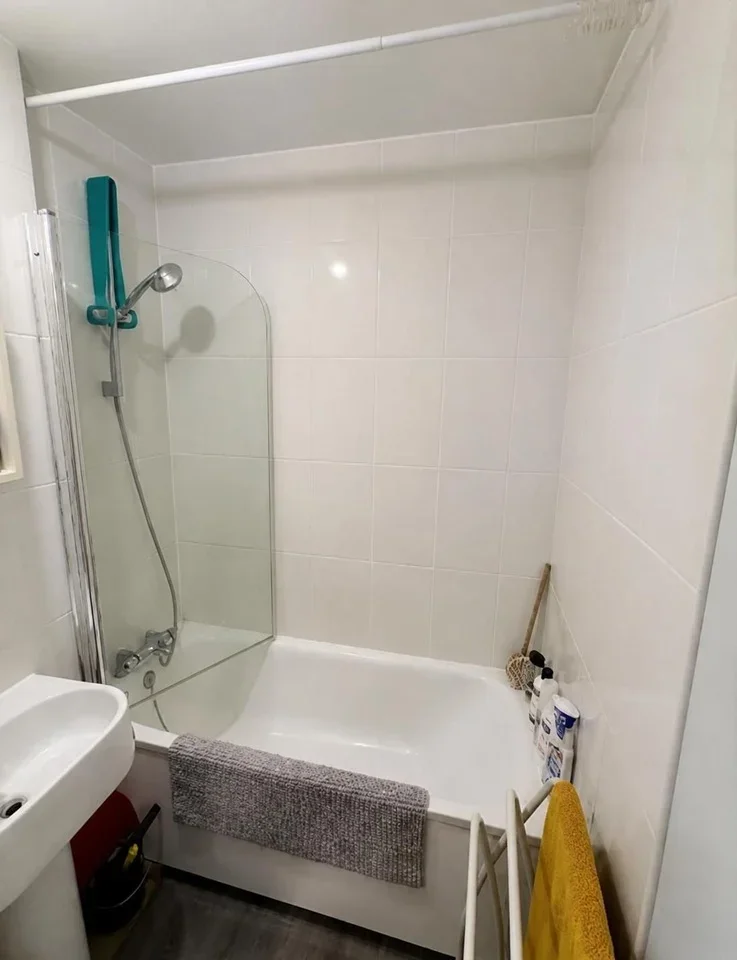Room Parnell Road in Greater London