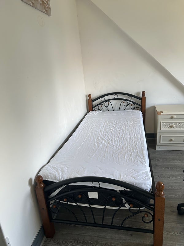 Room Platt Lane in Manchester