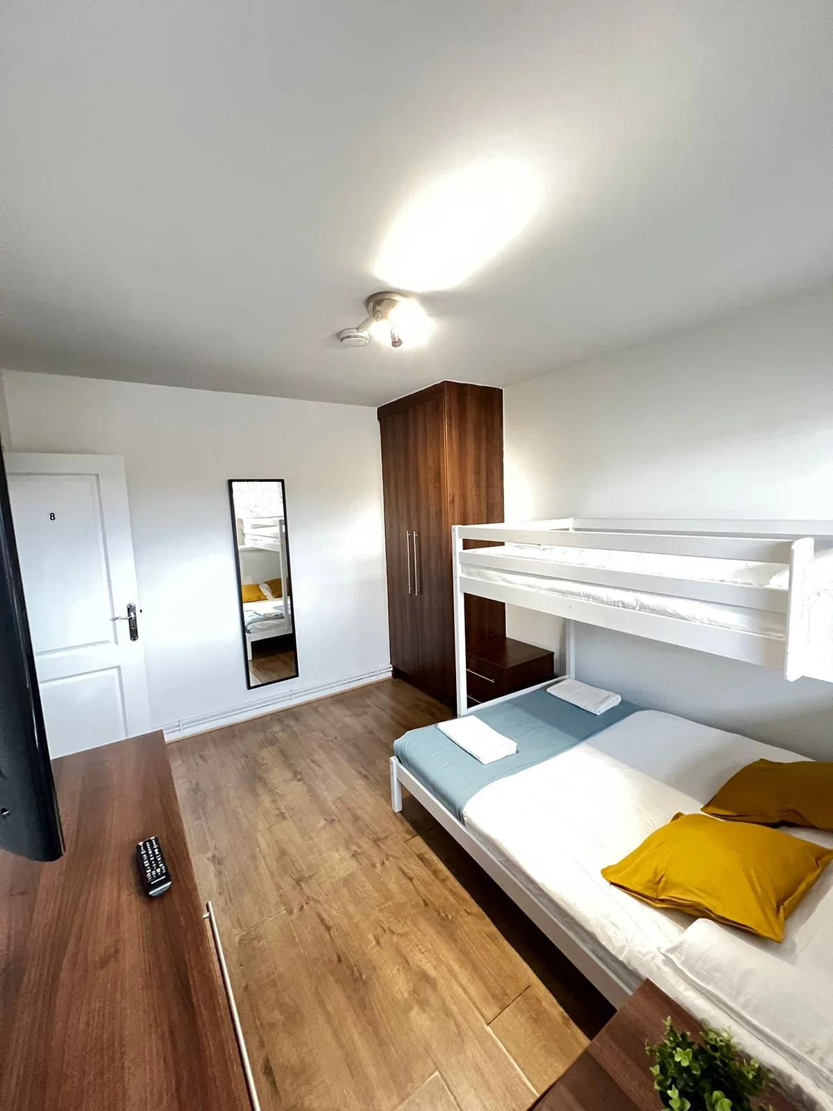 Flat Caledonian Road in Greater London