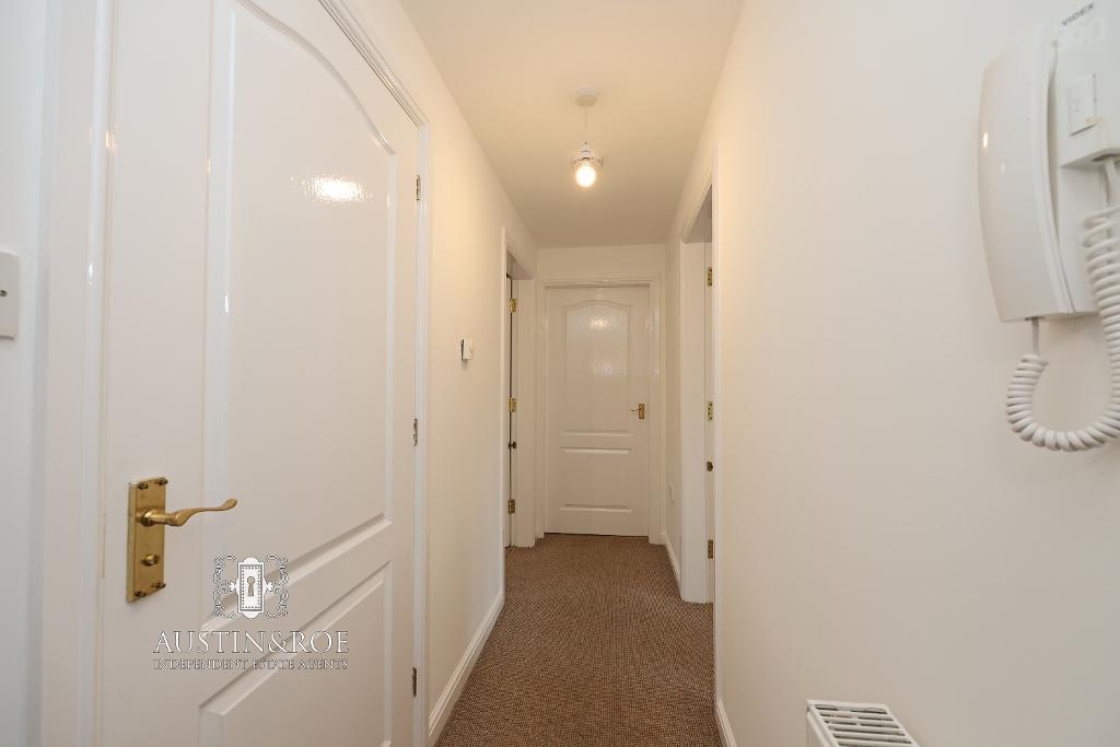 Flat Lister Grove in Stafford