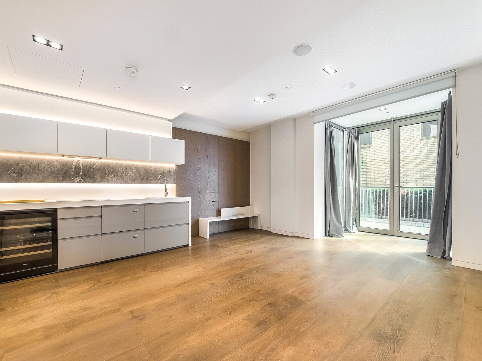 Flat Pearson Square in City of Westminster
