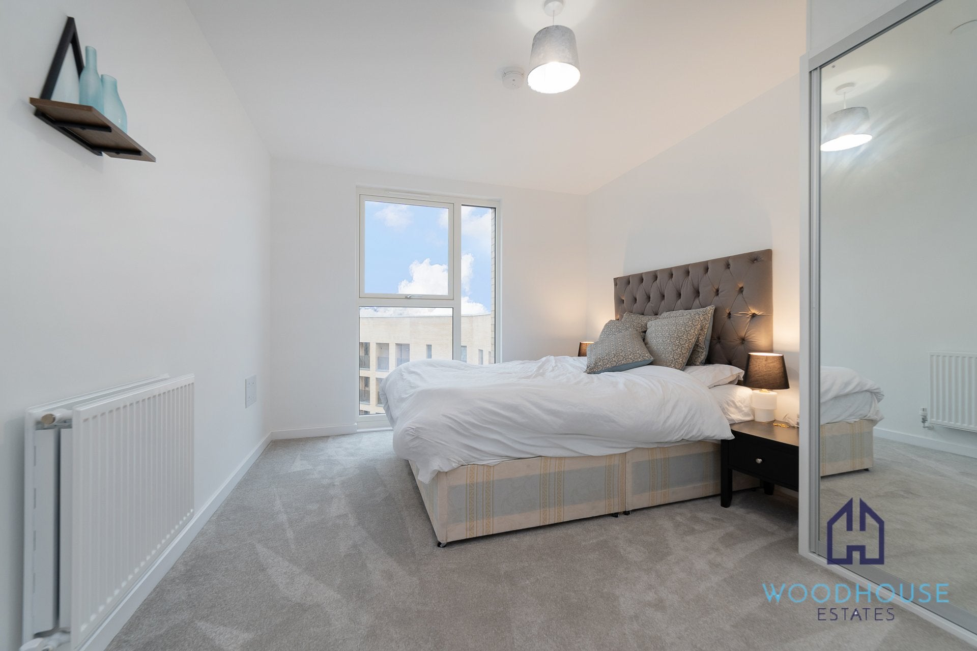 Flat Shearwater Drive in Greater London