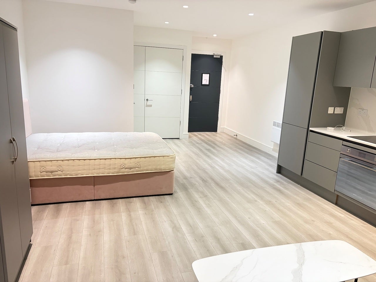 Flat Great West Road in Greater London