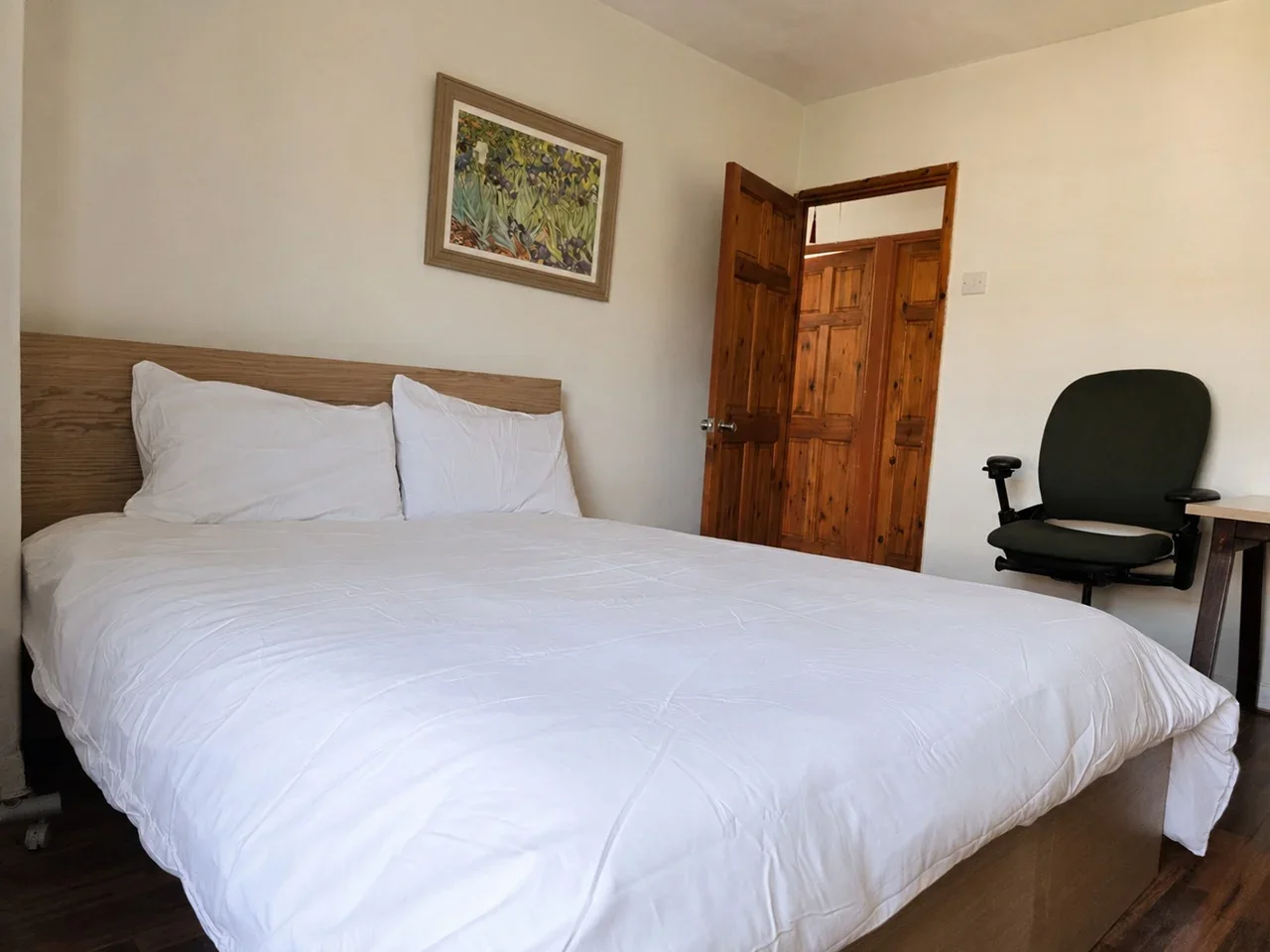 Flat Pott Street in Greater London
