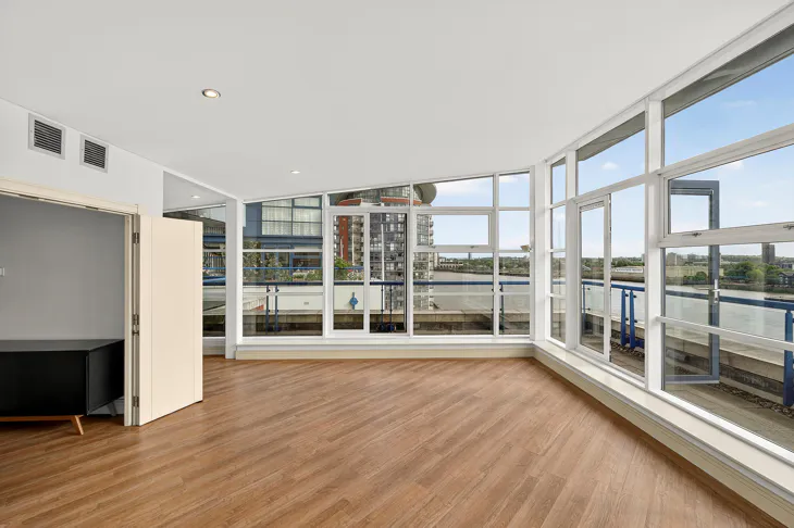 Flat Newton Place in Greater London