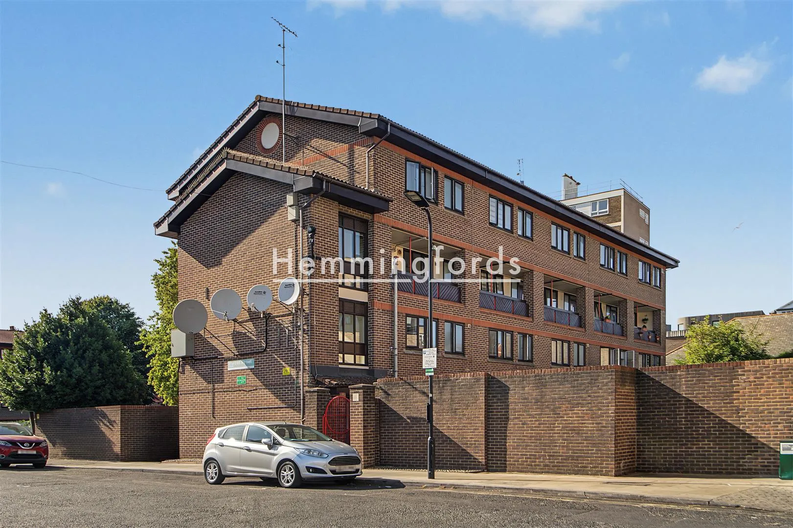 Flat Purcell Street in Greater London