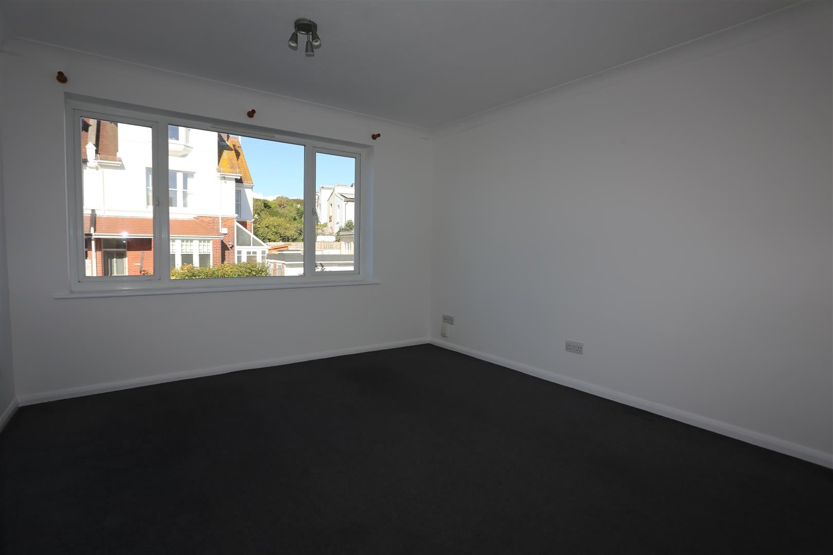 Flat South Avenue in Brighton