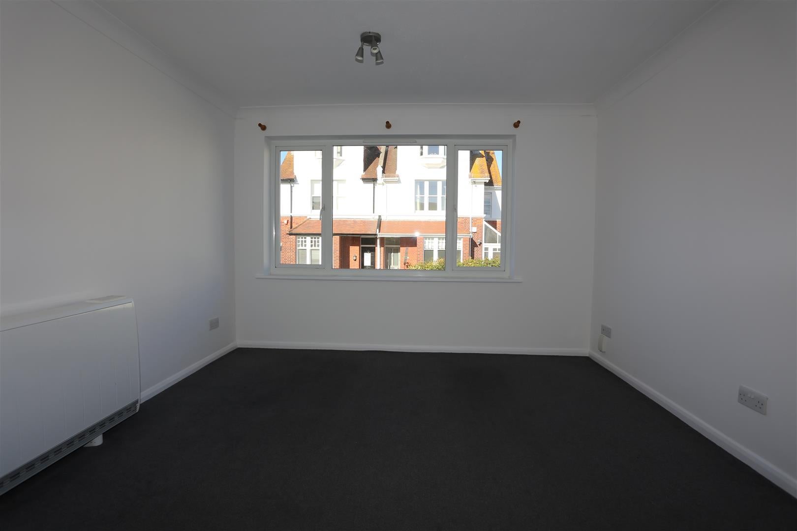 Flat South Avenue in Brighton